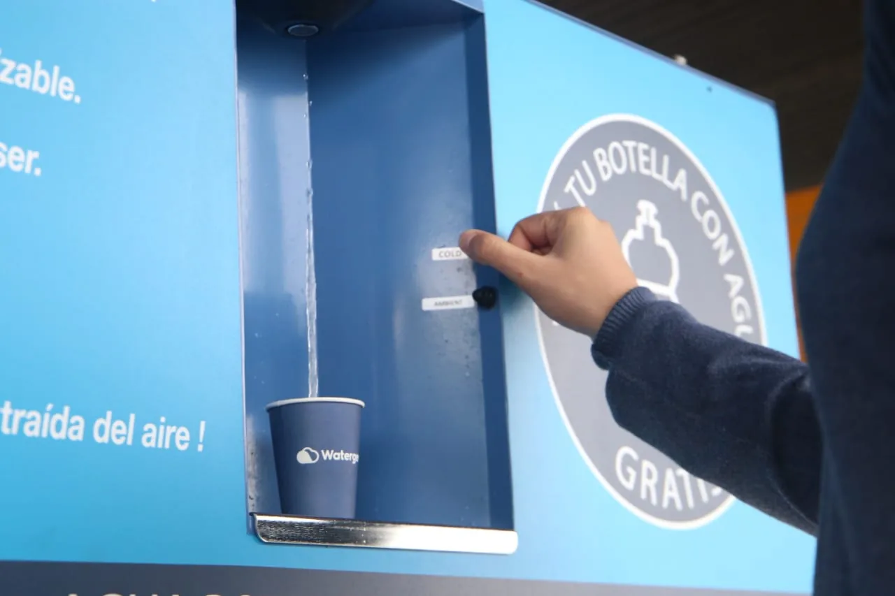 Watergen atmospheric water generator in Tucumán, Argentina — field photo 6