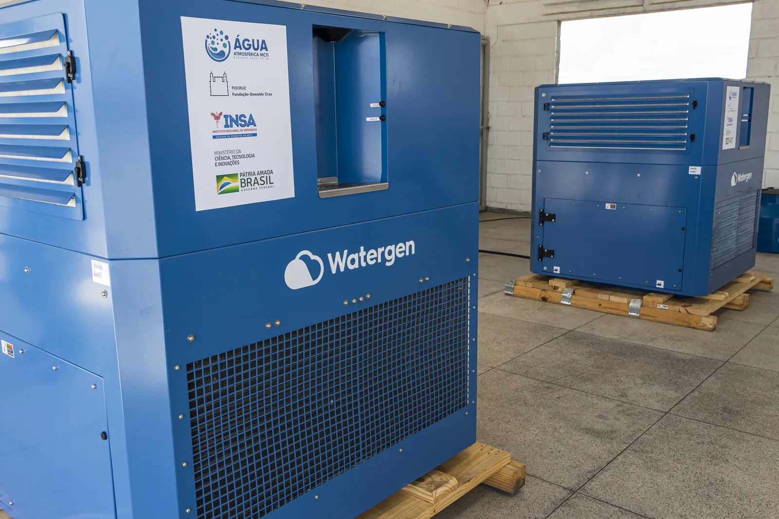 Watergen atmospheric water generator in Brazil — field photo 1
