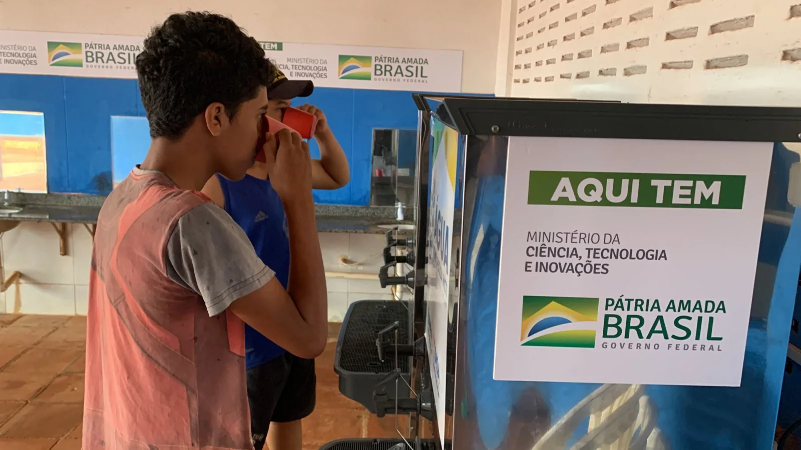 Watergen atmospheric water generator in João Câmara, Brazil — field photo 5