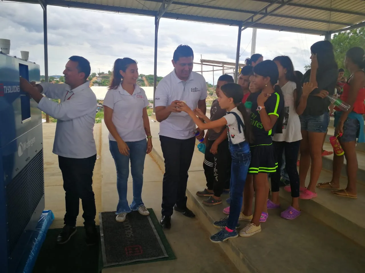 Watergen atmospheric water generator in Cúcuta, Colombia — field photo 4