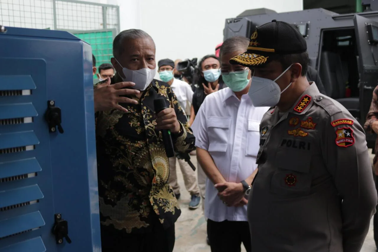 Watergen atmospheric water generator in Indonesia — field photo 3